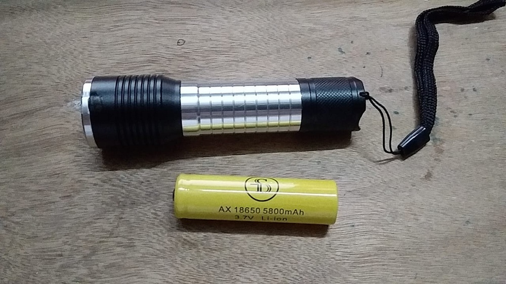 Lampara S-22 led t6 acero inox de mano compacta y potente - Imagen 3